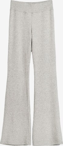 Bershka Flared Pants in Grey: front