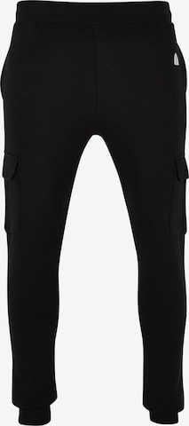 Tapered Pantaloni cu buzunare 'Huaraz' de la Just Rhyse pe negru: față