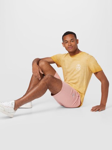 BLEND Regular Shorts in Pink