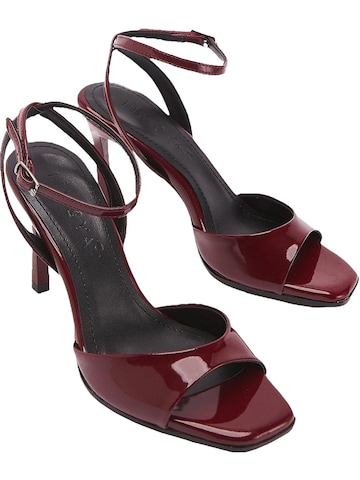 Décolleté sling 'Nova' di Limoya in rosso