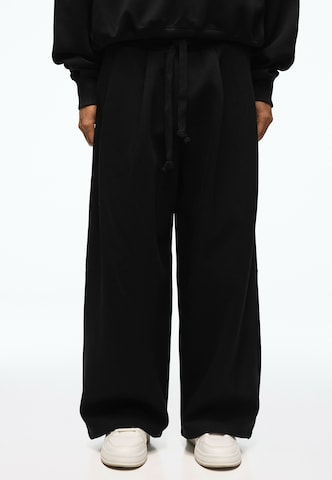 Wide Leg Pantalon à pince Bershka en noir : devant