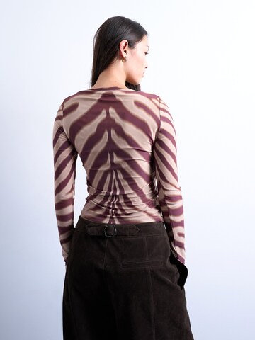 TOPSHOP Футболка 'ZABRA' в Красный