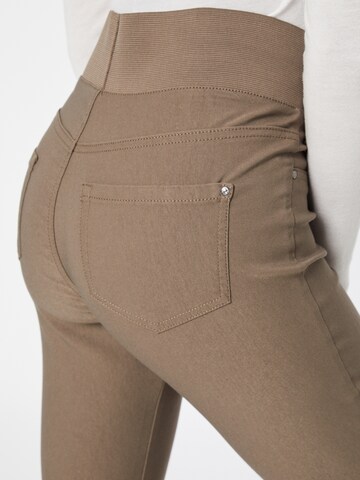 Skinny Pantaloni 'SHANTAL' de la Freequent pe verde