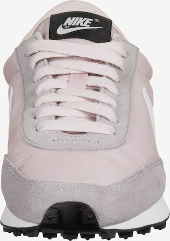 pelēks Nike Sportswear Zemie brīvā laika apavi 'Daybreak'