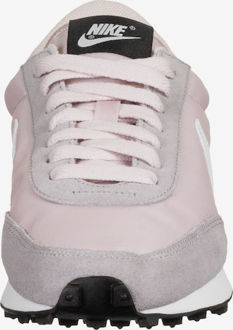 Baskets basses 'Daybreak' Nike Sportswear en gris