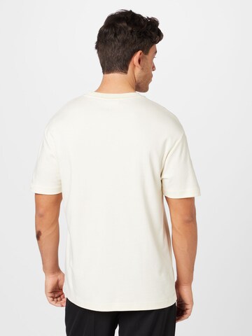 T-Shirt Calvin Klein en blanc