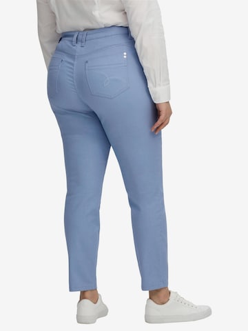 SHEEGO Slimfit Hose in Blau