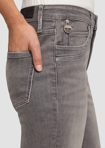 s.Oliver Slimfit Jeans 'Betsy' in Grijs