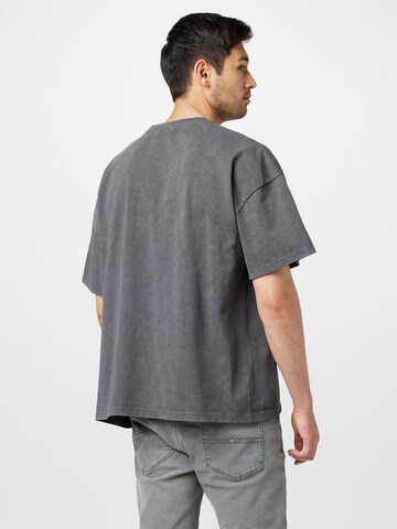 T-Shirt Karl Kani en gris