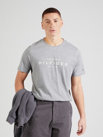 Maglietta di TOMMY HILFIGER in grigio: frontale