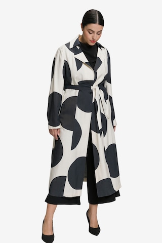 Ulla Popken Between-Seasons Coat in White: front