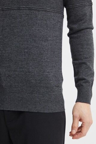 11 Project Pullover in Grau