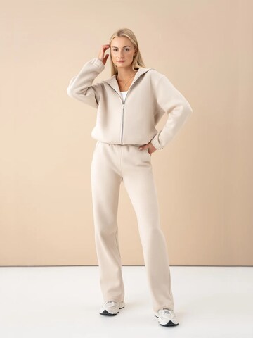 cut my fashion Tracksuit in Beige: front