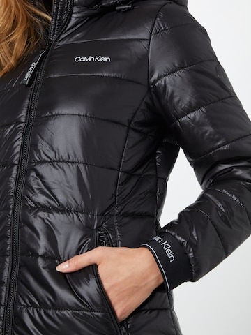 Palton de primăvară-toamnă 'Sorona' de la Calvin Klein pe negru