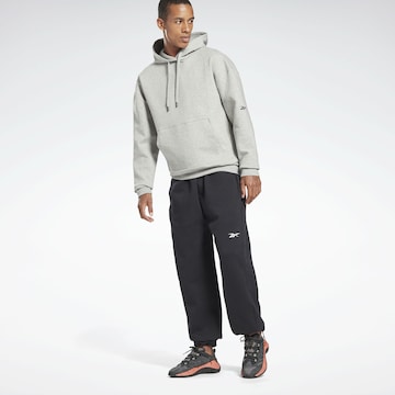 Sweat de sport Reebok en gris : devant