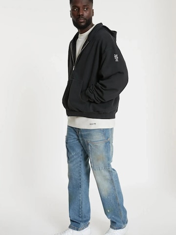 YSPT Studio Zip-Up Hoodie 'CHALLENGER' in Black