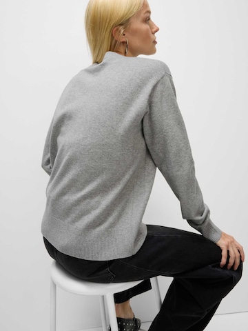 Pullover di Marks & Spencer in grigio