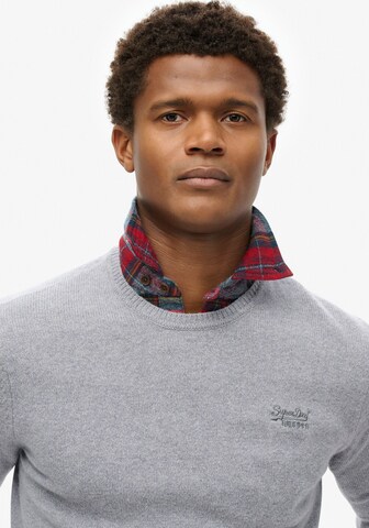 Superdry Pullover in Grau