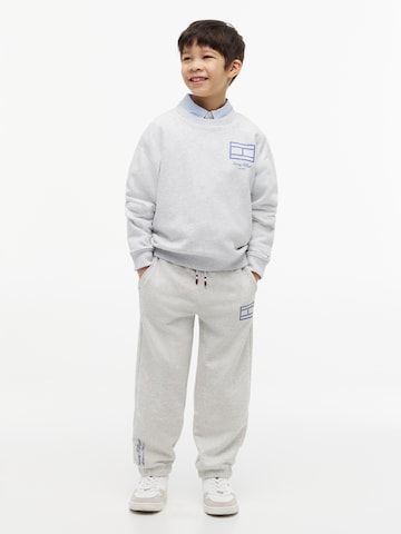 Effilé Pantalon TOMMY HILFIGER en gris