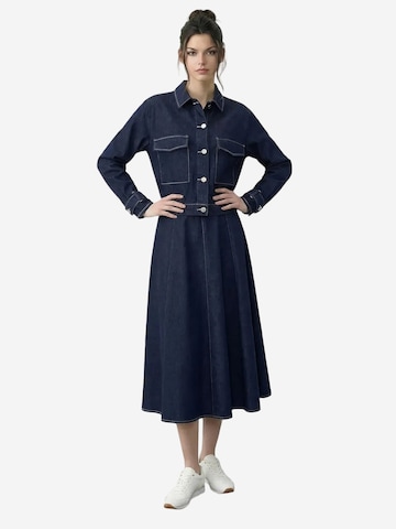 Completo pantalone di Bianco Lucci in blu: frontale