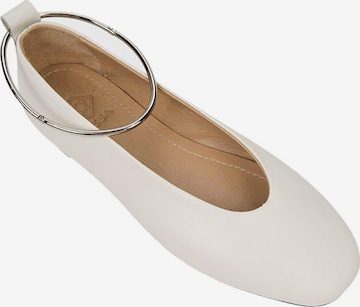 Desa Ballerina 'Ballerinen' in Weiß: Vorderseite