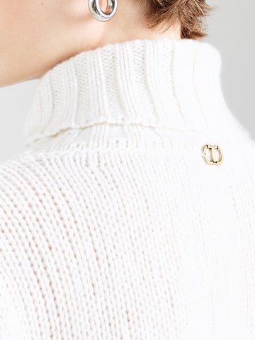 Twinset Oversize sveter - Biela