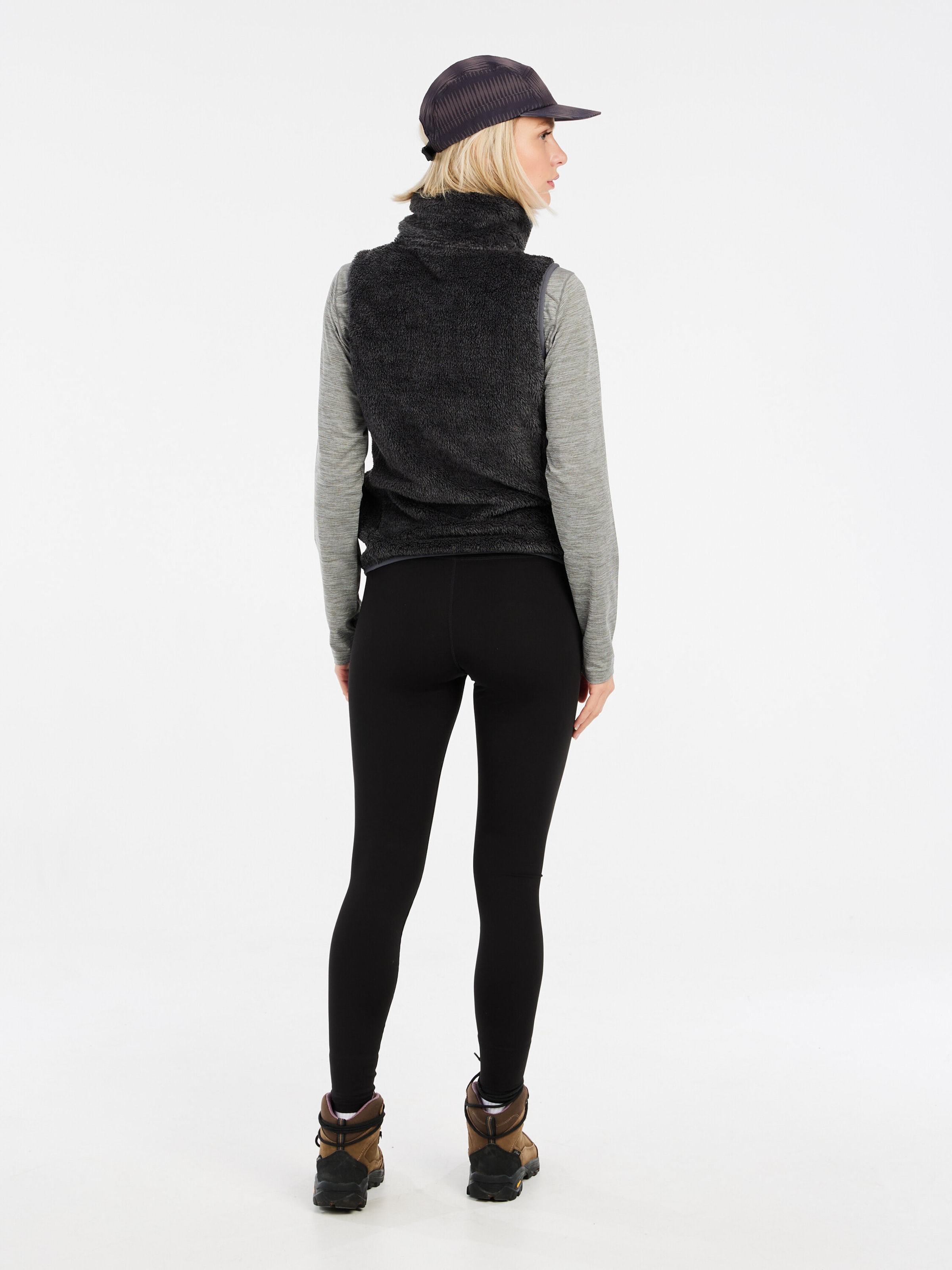 PROTEST Between-Season Jacket 'PRTRUNDLE24' in Grey