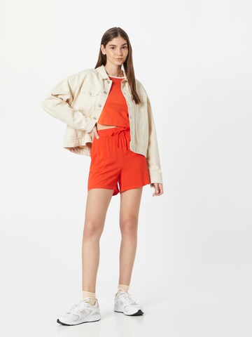 b.young Loosefit Shorts 'JOELLA' in Rot