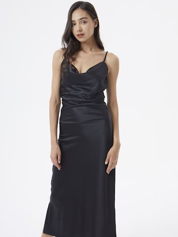 AIKI KEYLOOK Cocktail dress in Black