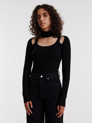 EDITED Пуловер 'Xia' в черно: отпред