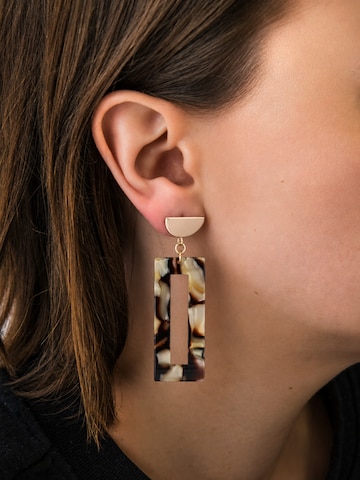 Fräulein Wunder Earrings 'Acetat Akane' in Brown: front