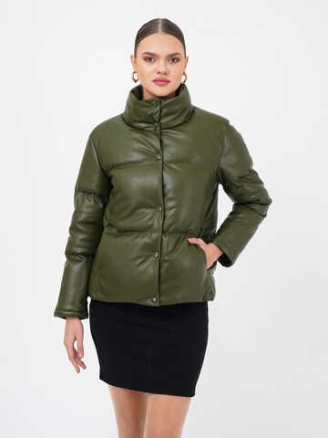 FRESHLIONS Winterjacke 'Olena' in Grün: Vorderseite