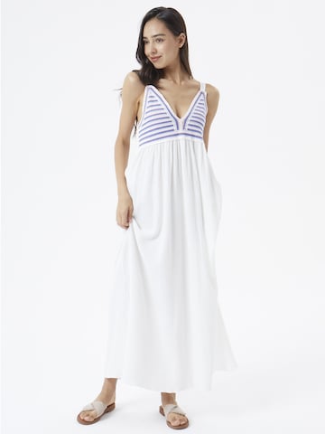 AIKI KEYLOOK Summer dress 'Yettocome' in White: front