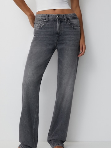 Pull&Bear Regular Jeans i grå: framsida