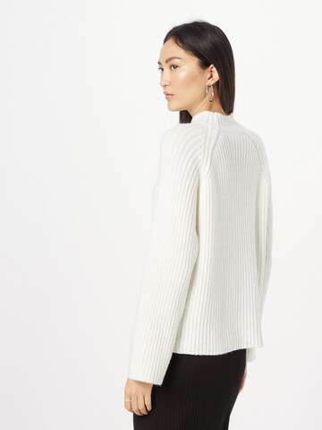 Kaffe Sweater in White