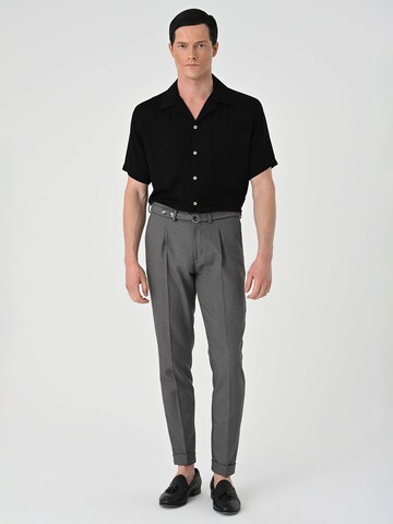 Antioch Regular fit Button Up Shirt in Black