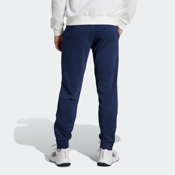 Effilé Pantalon de sport 'Club Teamwear Graphic ' ADIDAS PERFORMANCE en bleu