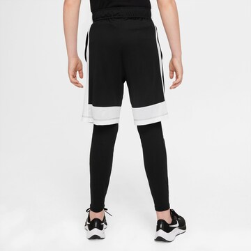 NIKE Skinny Sporthose in Schwarz