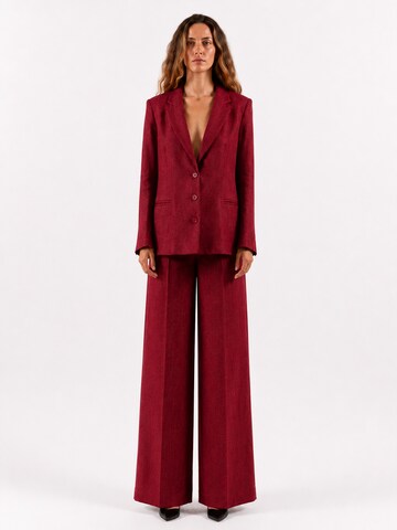 Amarilde Suit in Red