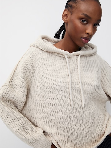 Pull&Bear Sweater in Beige