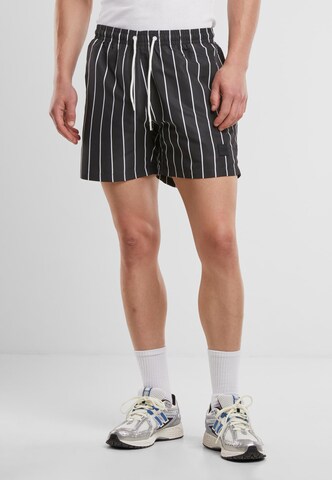 Urban Classics Szorty kąpielowe w kolorze czarny: przód