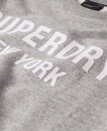 Sweat-shirt Superdry en gris