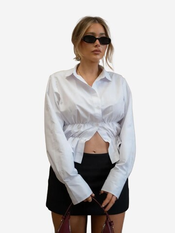 Hiccup Blouse in Wit: voorkant