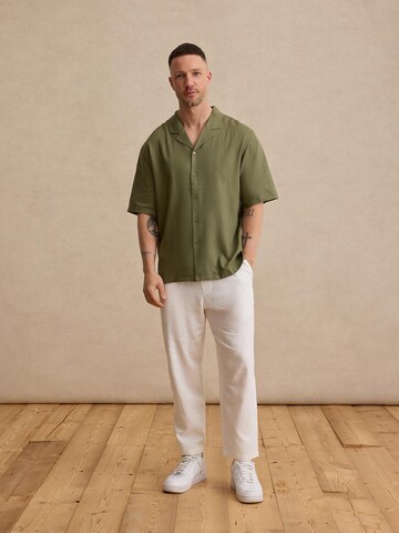 DAN FOX APPAREL - Regular Fit Camisa 'Ryan' em verde