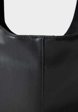 ABOUT YOU Shopper in Black