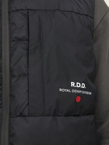 R.D.D. ROYAL DENIM DIVISION Bodywarmer in Zwart