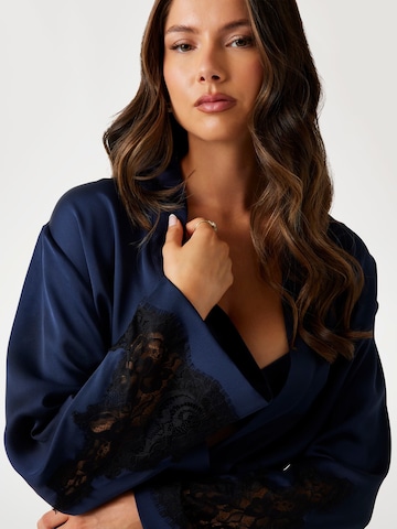 GUESS Morgenmantel 'Daphne' in Blau