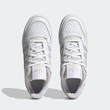 Baskets basses 'Forum' ADIDAS ORIGINALS en blanc