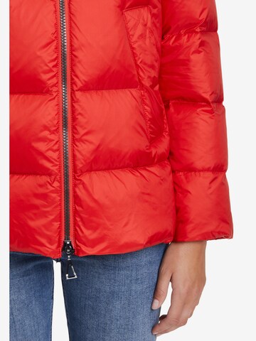 Veste d’hiver Amber & June en rouge