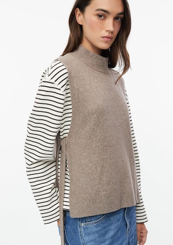 Pull-over s.Oliver en marron : sur le côté